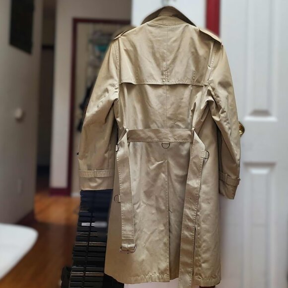 Authentic London Fog Trench Coat in Great Shape - Picture 2 of 8
